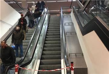 Rolltreppe bei Karstadt ist defekt