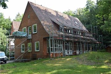 Am Zevener Haus der Jugend gibt es noch viel zu tun. Die Sanierung soll Ende des Jahres abgeschlossen sein.
