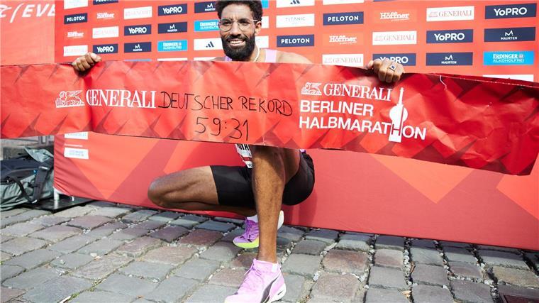 Amanal Petros lief als erster Deutscher einen Halbmarathon unter einer Stunde.