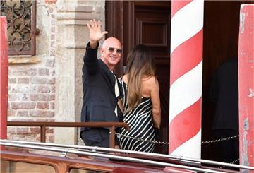 Amazon-Gründer Jeff Bezos und seine künftige Frau Lauren Sánchez sind schon in der Stadt.