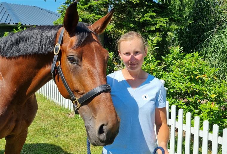 Amelie Ottens mit ihrem Toppferd Jalanne.