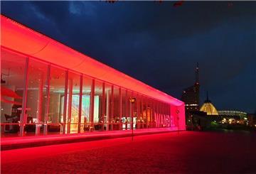 Der Erweiterungsbau des Schifffahrtsmuseums wird an allen Adventssonntagen mit einer Lichtinstallation beleuchtet.