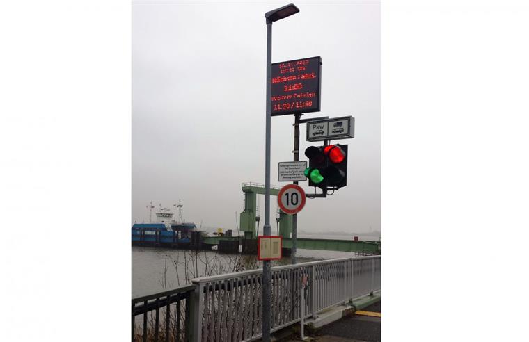 Weserfähre: Neue Displays an den Anlegern in Blexen und Bremerhaven An den Anlegern der Weserfähre wie hier in Blexen wurden neue Displays installiert.