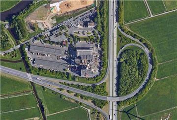 An der A27-Abfahrt Bremerhaven-Zentrum müssen Bäume zerlegt werden.