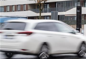 An der Columbusstraße steht schon ein Blitzer zur Geschwindigkeitskontrolle, die Stadt will nun auch zwei Blitzer an der Schiffdorfer Chaussee und an der Elbestraße aufstellen.