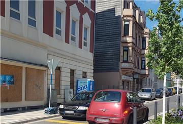 An der Einmündung zur Hafenstraße ist es auf der Kistnerstraße sehr eng, wenn sich zwei Fahrzeuge begegnen.