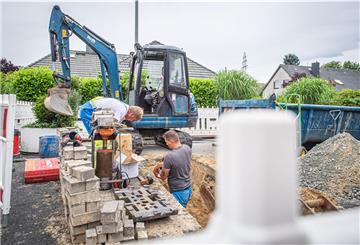 An der Flettnerstraße in Grünhöfe soll spätestens ab August Grundwasser gefördert und in den Regenwasserkanal abgeleitet werden.