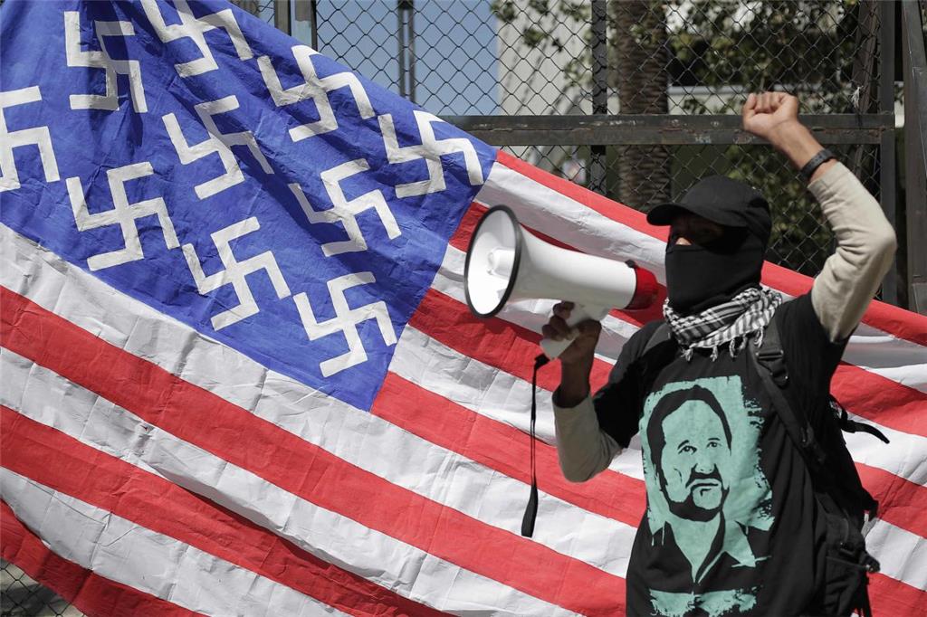 An der Grenze zu Mexiko will Donald Trump eine meterhohe Mauer errichten lassen ...