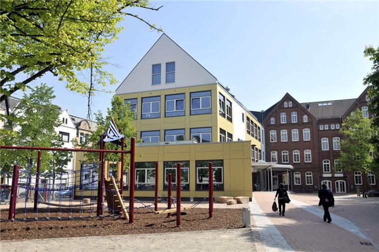 Alarm in der Lutherschule in Lehe: Knopf aus Versehen gedrückt An der Lutherschule in Bremerhaven-Lehe wurde am frühen Freitagabend ein Alarm ausgelöst.