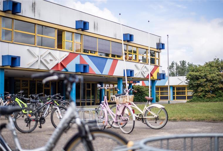 Oberschule Langen: Tablets im Wert von 20.000 Euro gestohlen An der Oberschule in Langen sind 30 Tablets gestohlen worden.