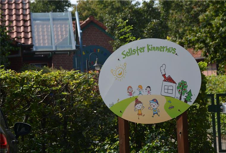 An der Sellstedter Kita soll ein Mitarbeiterraum angebaut werden. Doch bisher konnten sich Politik und Verwaltung nicht auf eine Variante einigen.