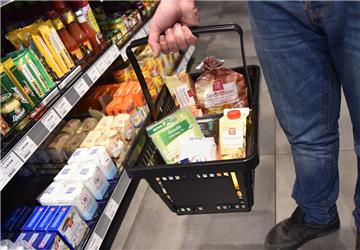 An Silvester können die Menschen in Niedersachsen in Supermärkten nur bis 14 Uhr einkaufen.
