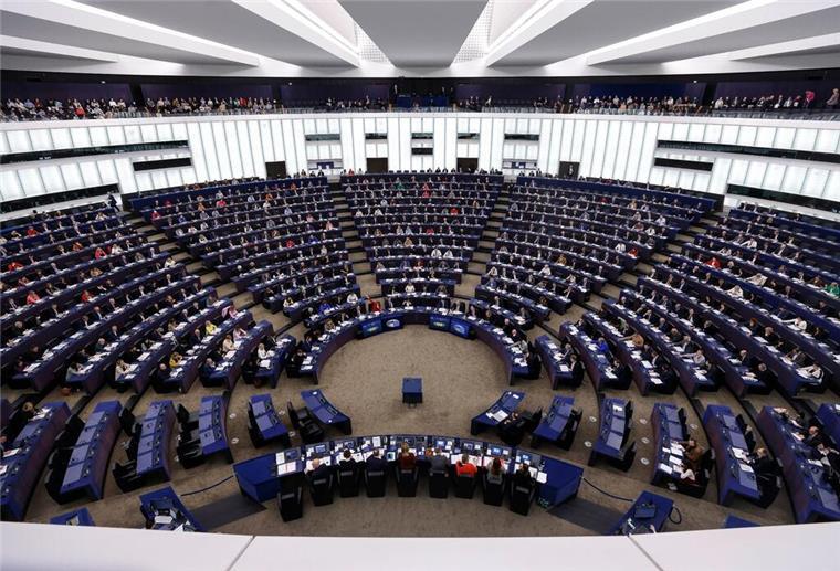 Anders als bei Bundestagswahlen können auch deutsche Kleinstparteien mit niedrigem einstelligem Wahlergebnis ins EU-Parlament einziehen.