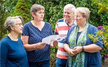 Andrea Cordsmeier (von links) Heike Kahlau, Hinrich Finck und Renate Wißmann-Buck rufen eine Selbsthilfegruppe  für jüngere, an Parkinson erkrankte Bremerhavener ins Leben. 