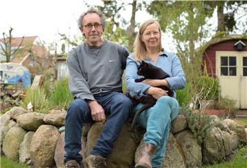 Andrea Türk und ihr Partner Lutz Mauder sind enttäuscht über die Absage der Offenen Gartenpforte.