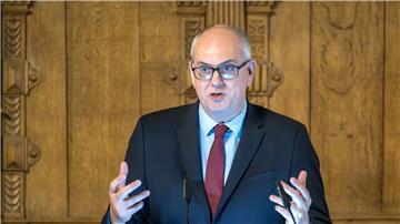 Andreas Bovenschulte (SPD), Bürgermeister von Bremen, spricht bei einem Termin.