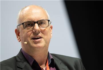 Andreas Bovenschulte (SPD) will am Freitag im Bundesrat die anderen Länderchefs von der Übergewinnsteuer überzeugen, mit der er die Gewinne der Mineralölkonzerne abschöpfen will. 