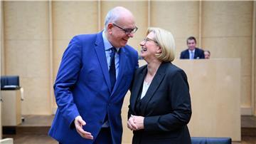Andreas Bovenschulte wird die Nachfolge von Anke Rehlinger (beide SPD) antreten. 