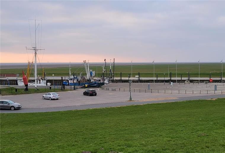 Parkfläche am Kutterhafen in Wremen
