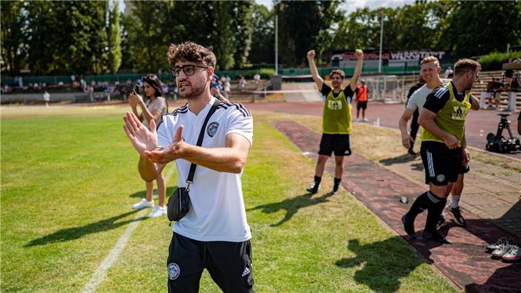 Anfang September beginn die Icon League von Ex-Fußballprofi Toni Kross und Streamer Elias Nerlich.