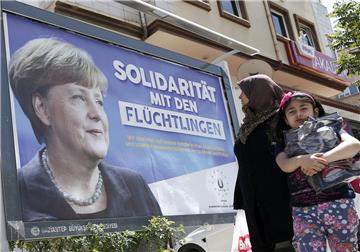 Angela Merkel ist zum Besuch eines Flüchtlingscamps in der türkischen Provinz Gaziantep aufgebrochen. 