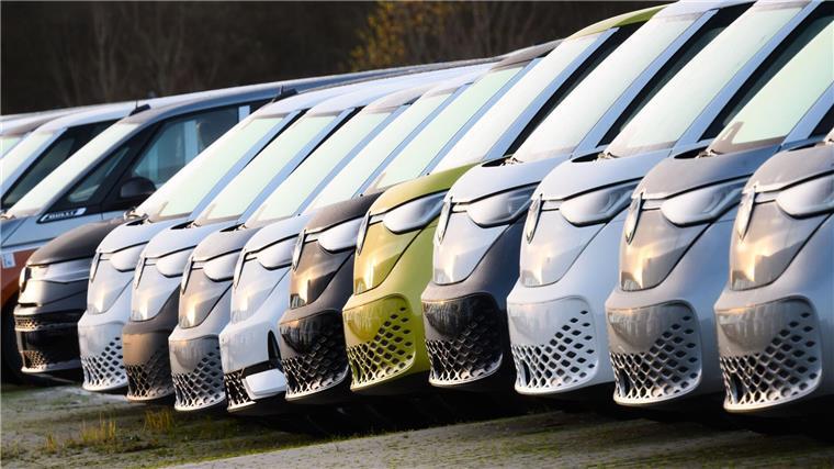 Volkswagen unterbricht Produktion in Hannover für eine Woche Angespannte Lage im Vertrieb: Volkswagen Nutzfahrzeuge unterbricht Produktion im Werk Hannover für eine Woche. (Archivbild)