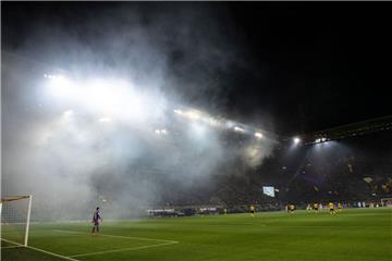Anhänger des SV Werder Bremen zündeten beim Pokalspiel in Dortmund 35 pyrotechnische Gegenstände.