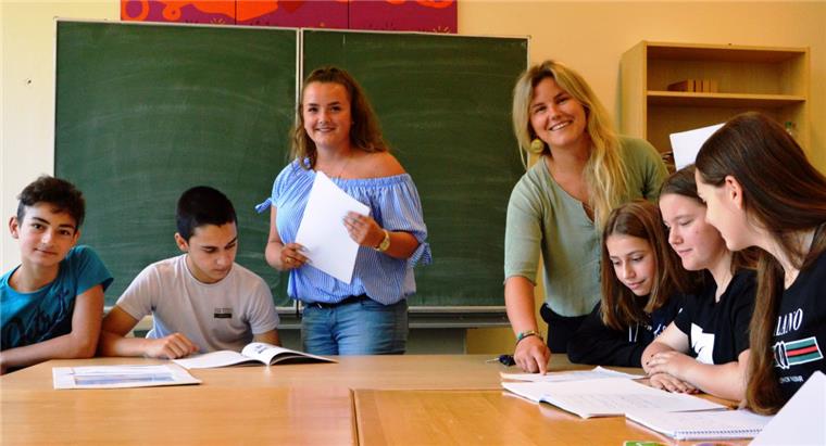 Anika Kossak und Yella Böger unterrichten gern an der Oberschule 1.