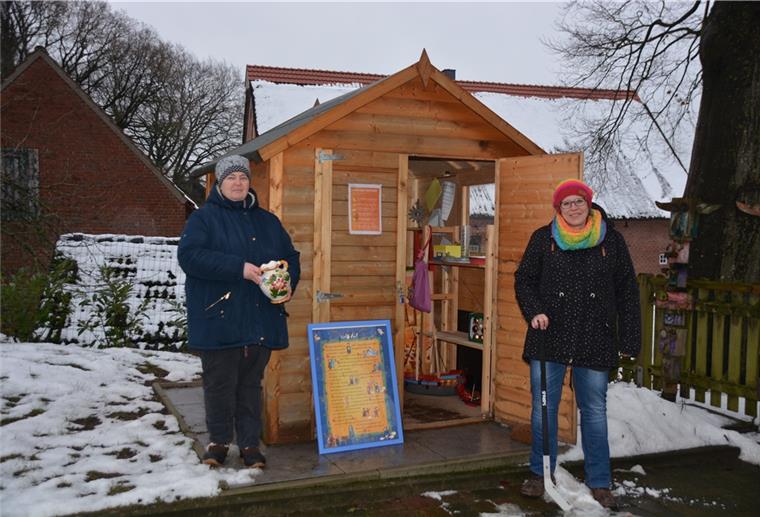 So läuft die Wehdener Tauschbox Anja Rittmeyer (links) und Nicole Burgstaller freuen sich, dass die Tauschbox so gut angenommen wird.