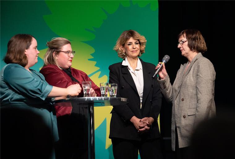 Von links nach rechts. Ricarda Lang, Alexandra Werwarth, Sülmez Çolak, Petra Coordes.