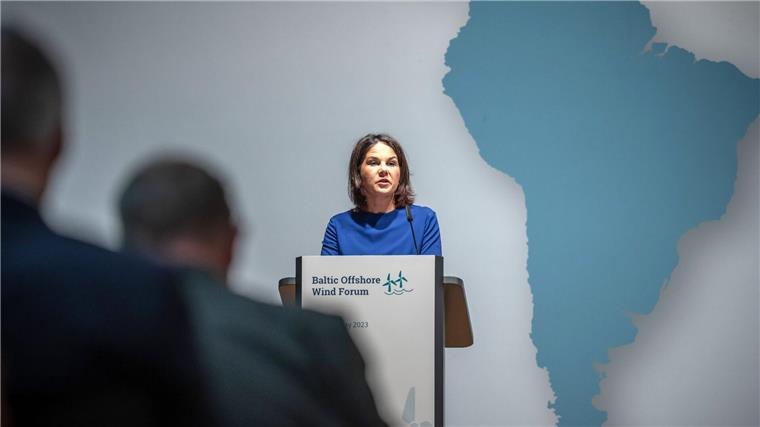 Annalena Baerbock (Bündnis90/Die Grünen), Außenministerin, spricht beim „Baltic Offshore Wind Forum“.