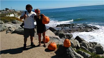 Annika Wachter, Weltumradlerin aus Beers - hier mit ihrem Mann Roberto Gallegos zu Halloween in den USA.