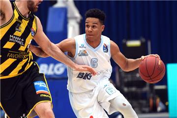 Anthony Canty (rechts) ist auf dem Weg zum Eisbären-Urgestein. Der Spielmacher steht vor seiner insgesamt achten Saison in Bremerhaven.