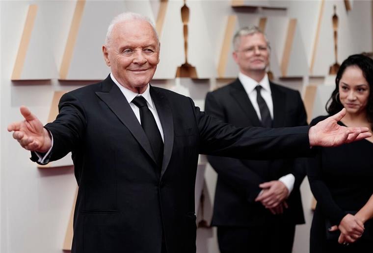 Anthony Hopkins tritt für Roland Emmerichs Gladiatoren-Serie als römischer Kaiser vor die Kamera 