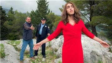 Anton (Riccardo Campione) alias Antonia war transsexuell. Musste das Opfer deshalb sterben?