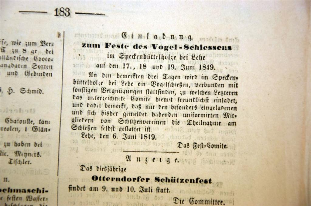 Anzeige von 1849 zum „Feste des Vogel-Schießens“ im „Mittheiler“. Foto Rabbel/Quelle Stadtarchiv