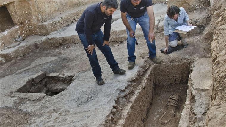 Askese in Eisenringen: Forscher finden byzantinische Nonne Archäologen finden Leiche von Nonne mit schweren Eisenringen