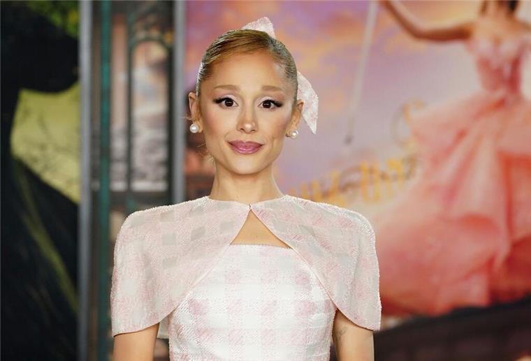 Ariana Grande hat zu Weihnachten Geschenke an kranke Kinder in Manchester gespendet. (Archivbild)