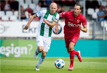Arjen Robbens (links) Rückkehr löst in Groningen eine riesige Euphorie aus. „Die Robben-Mania kennt keine Grenzen“, schrieb das Fachblatt „Voetball International“.