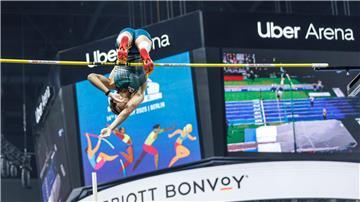 Armand Duplantis sorgt beim Istaf Indoor für eine Stabhochsprungshow.
