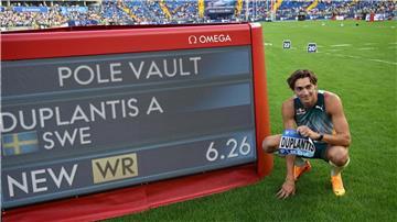 Armand Duplantis sprang schon seinen dritten Weltrekord in dieser Saison.