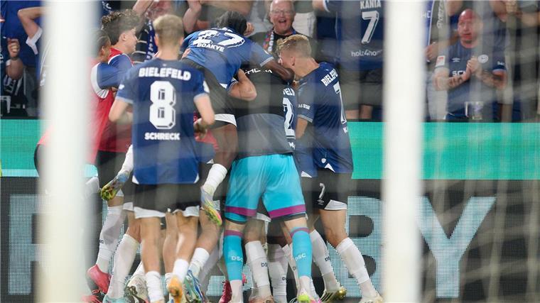 Arminia Bielefeld hat mal wieder einen Favoriten geschlagen.