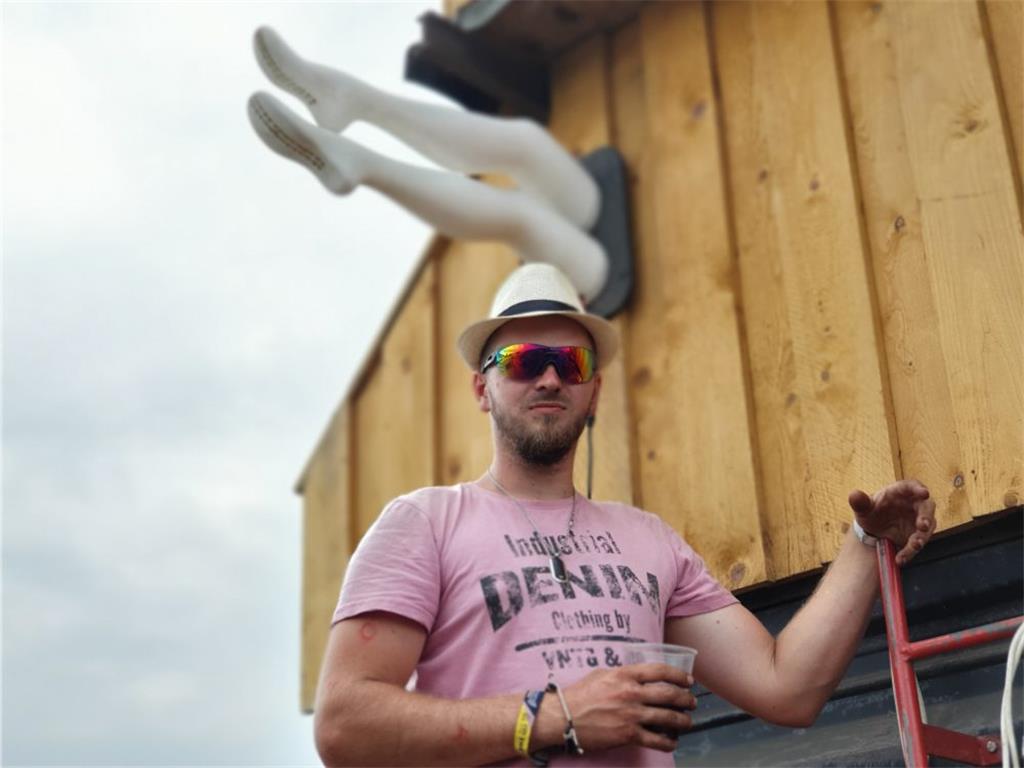 Arne Wolters (25) wollte hoch hinaus. Deshalb hat er sich mit seinen Freunden ei...