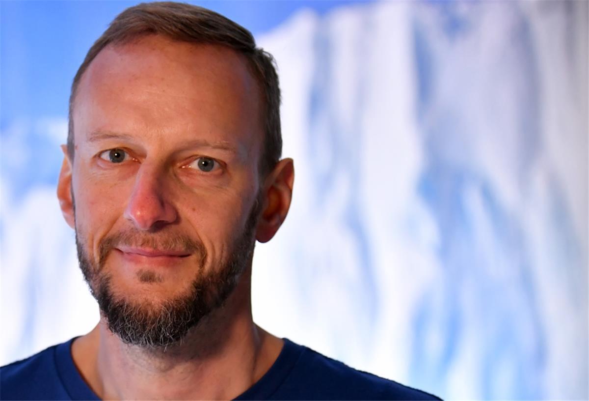 Arne Woltmann hat wieder einen neuen Job - in der fünften Liga Arne Woltmann, Basketballtrainer, Porträtaufnahme.