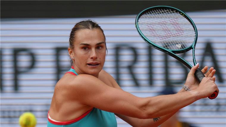 Coco Gauff gewinnt in Paris und dankt Gott Aryna Sabalenka muss weiter auf ihren ersten Titel in Paris warten.