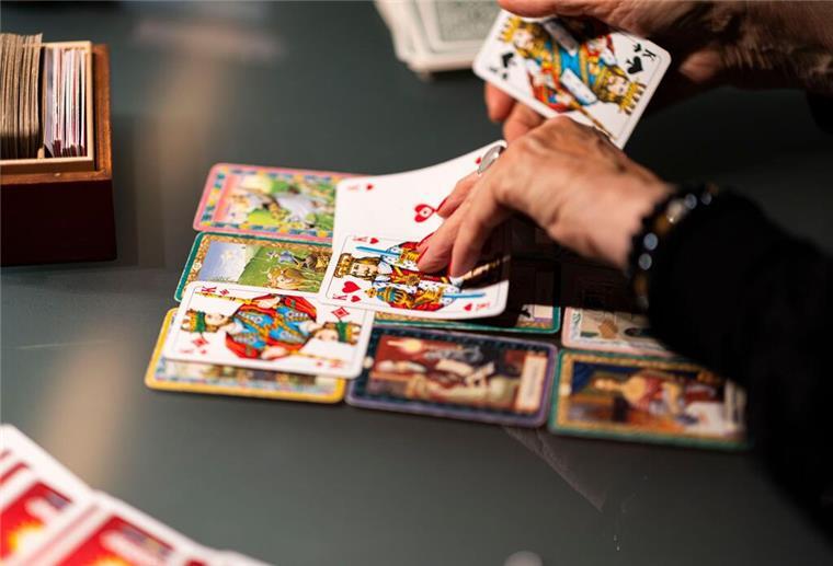 Astrologie, Tarotkarten, Numerologie: Diese Vorhersagesysteme bieten Orientierung. Was steckt dahinter?