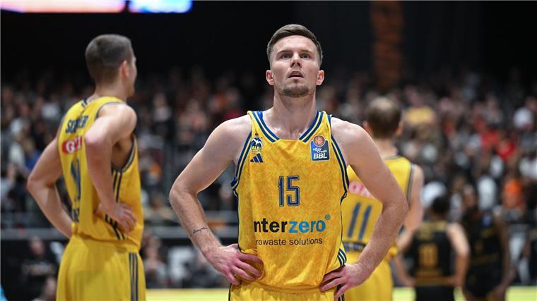 Alba-Rumpfteam chancenlos gegen Anadolu Efes Auch 24 Punkte von Martin Hermannsson reichten gegen Anadolu Efes nicht