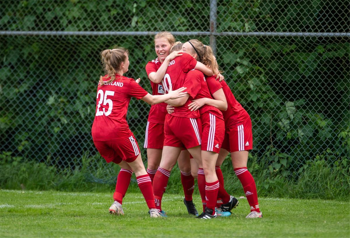 Fußball-Frauen des FC Geestland wollen den Pokal holen Auch am Sonnabend soll es für die Geestländerinnen wieder etwas zum Jubeln geben.