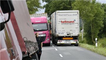 Auch am Wochenende geht es in Richtung A27 über die Umleitungsstrecke.