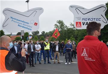 Auch aus den umliegenden PAG-Werken wie Varel sind Beschäftigte nach Nordenham gereist. Die Standorte wollen zusammenhalten.